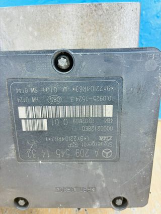A0044315412Q01 Módulo ABS Mercedes-Benz Clase C