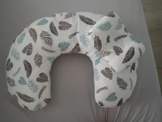 Cojín de lactancia estampado hojas