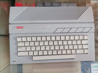 Computadora Atari 65XE