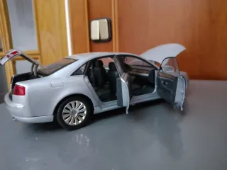 Maqueta Audi A8 1:18 Maisto