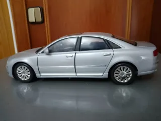 Maqueta Audi A8 1:18 Maisto