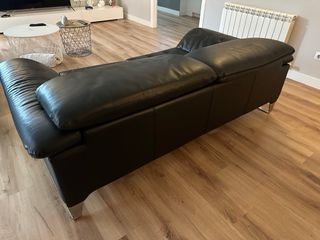 Sofá de piel negro de diseño de Roche Bobois