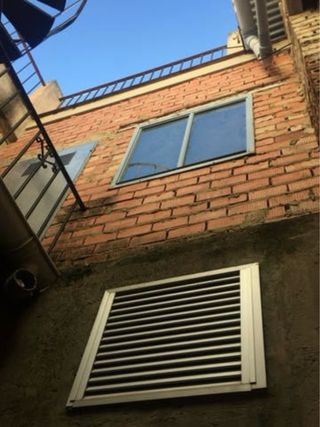 Se vende edificio de 3 plantas.