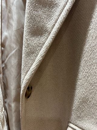 Abrigo Kiabi beige talla XL