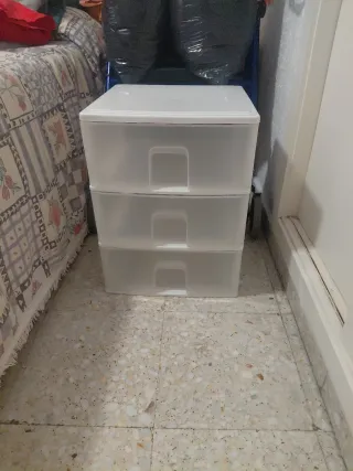 Cajonera de plástico transparente