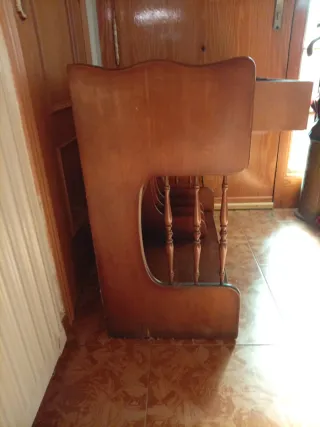 Mueble de madera con cajones