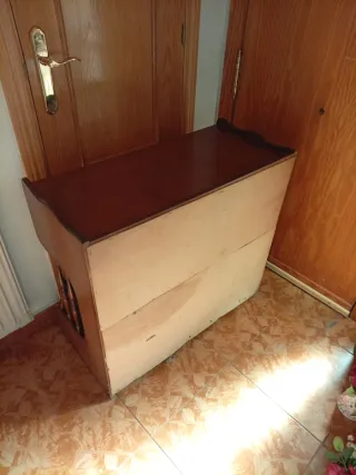 Mueble de madera con cajones