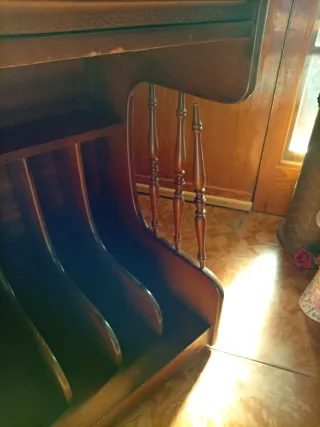 Mueble de madera con cajones