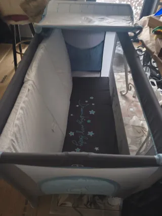 Cuna de viaje plegable + colchón + cambiador