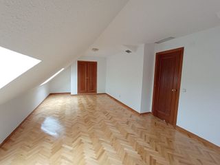 Ático en alquiler en Costillares en Madrid