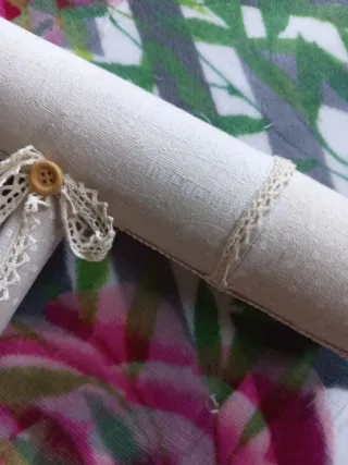 Colgador de pulseras y anillos beige/tela
