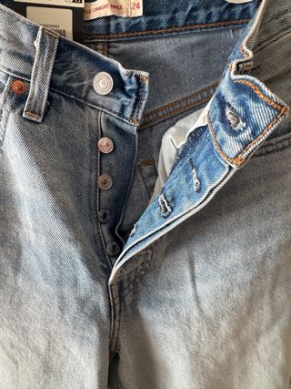 Pantalón Levi's Mujer Desgastado Talla 24/29