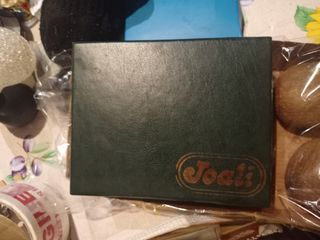 Cartera de hombre de piel negra