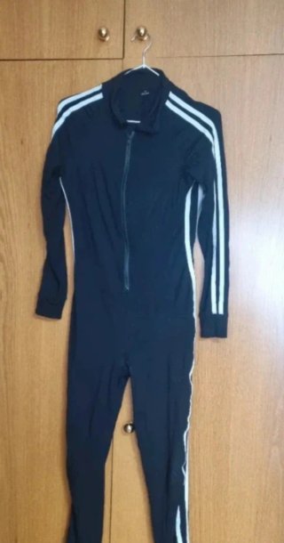 Mono deportivo rayas blancas