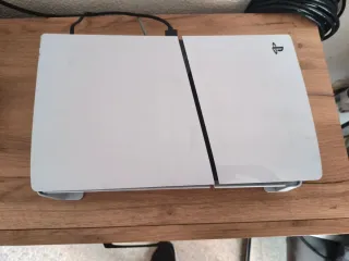 PlayStation 5 con 2 mandos