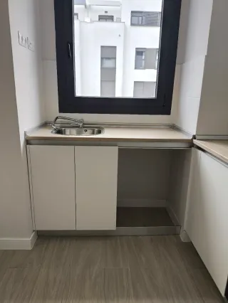 Cocina nueva sin electrodomésticos. URGE VENTA.