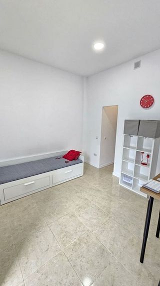 Local comercial en venta en Parque Victoria Eugenia en Málaga