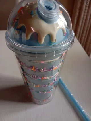 Tazza borraccia con decorazioni