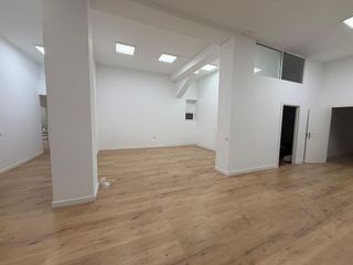 Local comercial en alquiler en Ensanche Centro - Puerto en Málaga