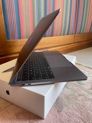 MacBook Pro 2019 Touch Bar