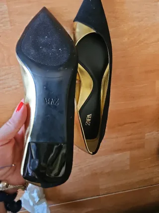 Zapatos Zara Negros y Dorados