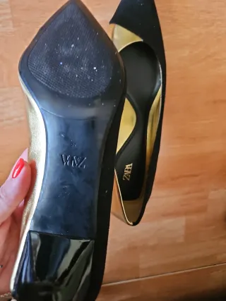 Zapatos Zara Negros y Dorados