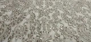 Manteleta fallera plata y blanco