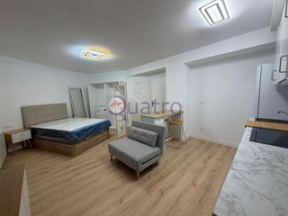 Estudio en alquiler en La Chantría - La Lastra en León