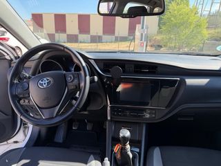 Toyota Auris 2015