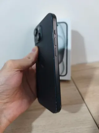 iPhone 15 128GB