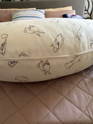 Cuscino allattamento con coniglietti