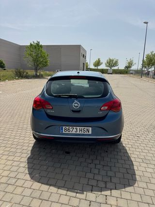 Opel Astra 2013