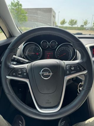 Opel Astra 2013