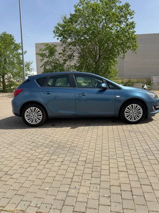 Opel Astra 2013