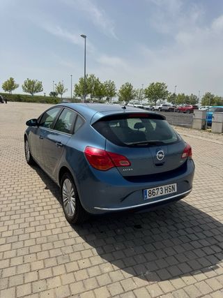 Opel Astra 2013