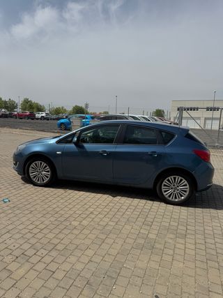 Opel Astra 2013