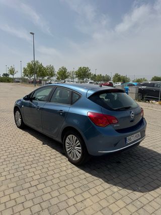 Opel Astra 2013
