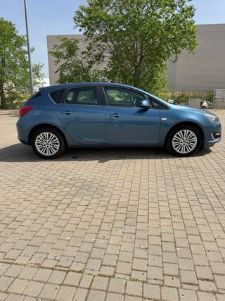 Opel Astra 2013
