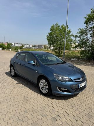 Opel Astra 2013