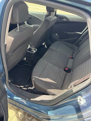 Opel Astra 2013