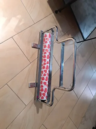 Cortador de papel de regalo con soporte doble