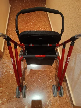 Andador tacata Forta con asiento y ruedas