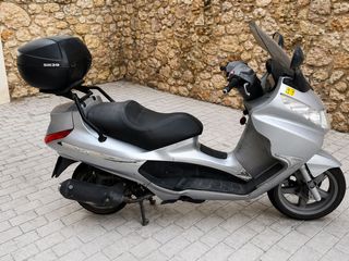 Piaggio X8 250 cc I.E. - Muy cuidada - 1.150€