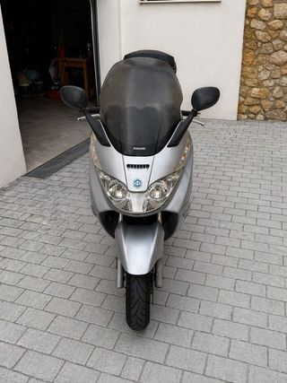 Piaggio X8 250 cc I.E. - Muy cuidada - 1.150€