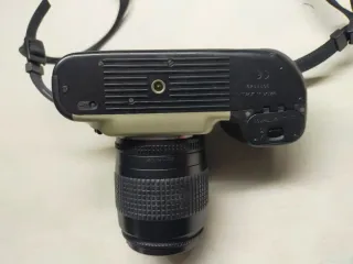 Cámara Nikon F50 + Objetivo AF Nikkor 35-80mm