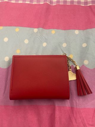 Monedero mujer rojo con detalle corazón