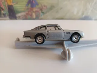 hot wheels premium aston martin db5
