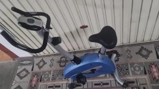 Bicicleta estática azul