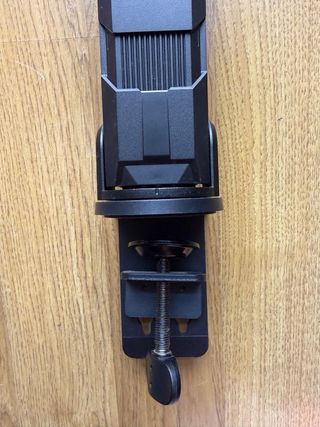 Soporte Monitor Gigabyte M28U Arm Edition