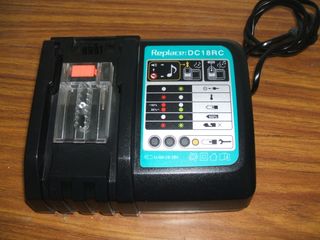 Cargador Makita DC18RC